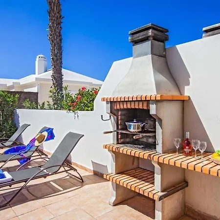 In Playa Blanca Sleeps 8 Includes Swimming Pool Air Con And Wifi 9 1 Villa *