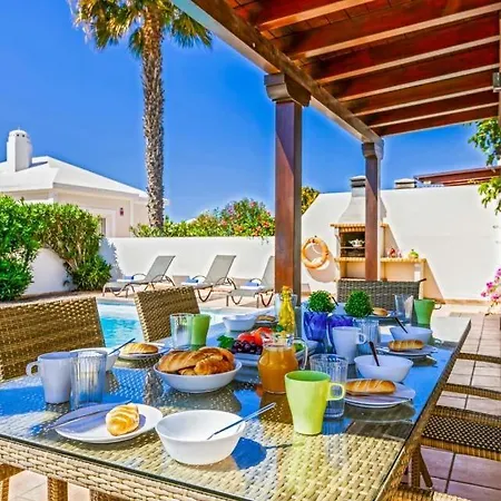 In Playa Blanca Sleeps 8 Includes Swimming Pool Air Con And Wifi 9 1 * Playa Blanca (Lanzarote)