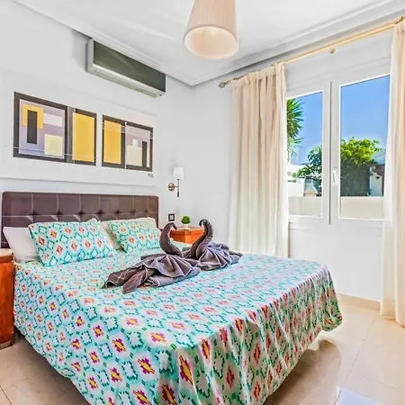 In Playa Blanca Sleeps 8 Includes Swimming Pool Air Con And Wifi 9 1 Villa Playa Blanca (Lanzarote)