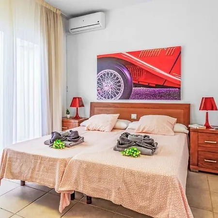 In Playa Blanca Sleeps 8 Includes Swimming Pool Air Con And Wifi 9 1 * Playa Blanca (Lanzarote)